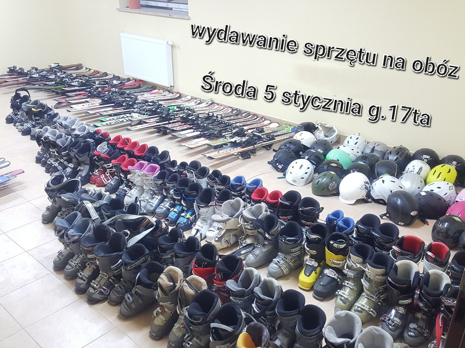 Wydawanie sprzętu narciarskiego.